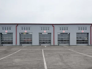 Панорамные секционные ворота Doorhan ISD02 3000x2300 (остекление с перемычками)